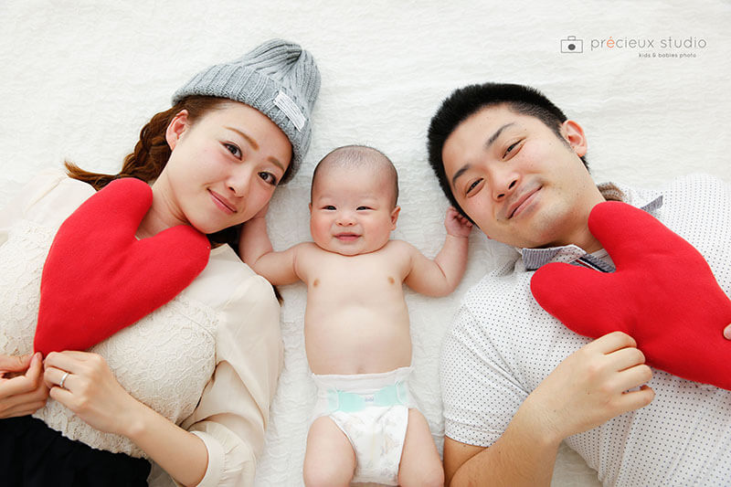 おしゃれな家族写真におすすめの服装 飾り方 こども写真館プレシュスタジオ 七五三やお誕生日に