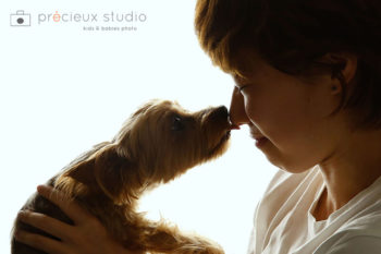 プレシュスタジオのペット写真撮影 ヨークシャーテリアの愛犬と一緒に