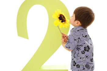 ハウススタジオでバースデーフォト 2歳の男の子のお誕生日記念写真 プレシュスタジオ撮影写真