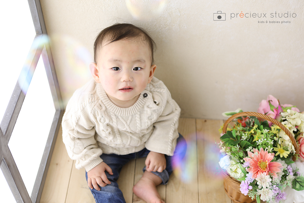 シャボン玉を見上げて1歳のお誕生日記念写真撮影 プレシュスタジオ蘇我店撮影