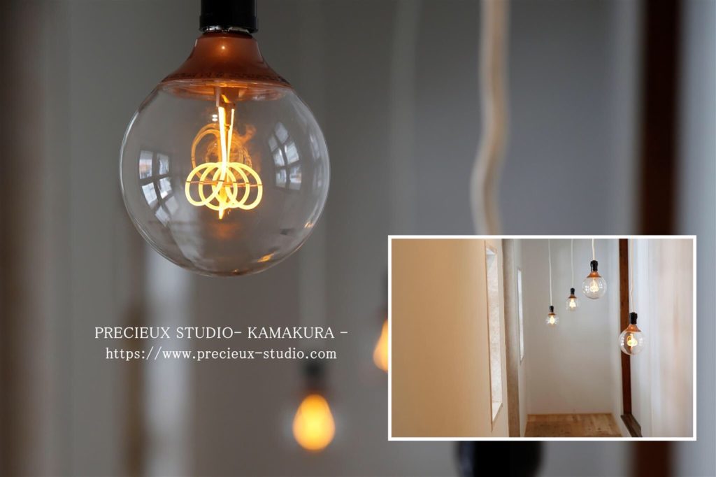プレシュスタジオ鎌倉八幡宮前店の撮影セット内装 シックなランプのお部屋