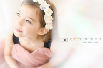 プレシュスタジオ豊洲店撮影 ピンクのドレスでお誕生日記念写真撮影の女の子