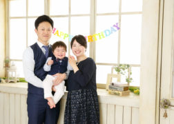 家族でお誕生日記念写真