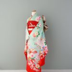 プレシュスタジオ鎌倉鶴岡八幡宮前店 七五三レンタル着物 7歳の女の子向け撮影用和装 ミントグリーンに赤
