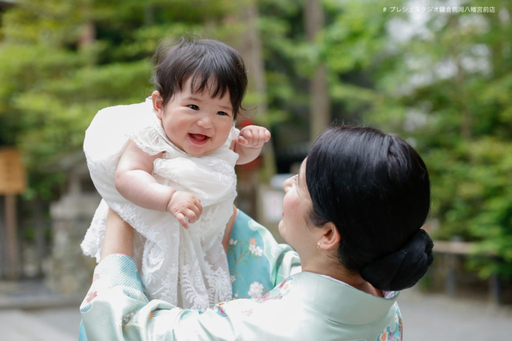 お宮参りの出張撮影 着物のママと笑顔の赤ちゃん