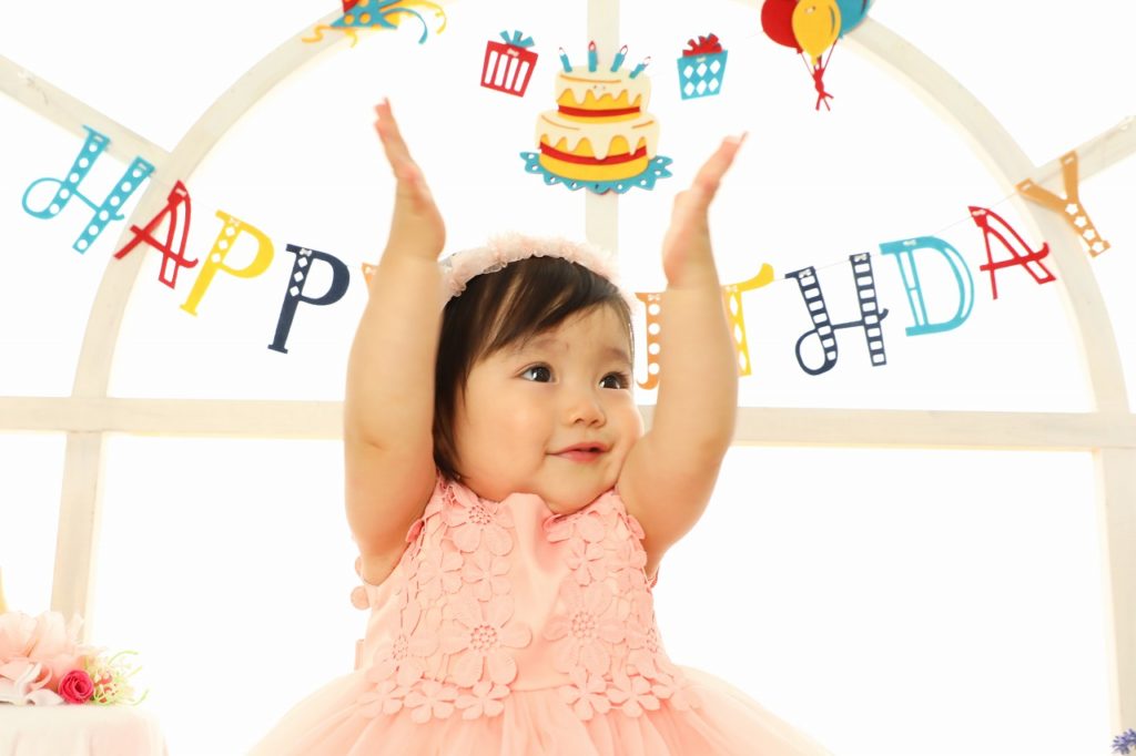 1歳の誕生日に 一升餅 選び取り スマッシュケーキってどんなお祝い プレシュスタジオ