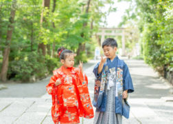 兄弟で七五三のお参り 神社出張撮影 プレシュスタジオ鎌倉鶴岡八幡宮前店撮影