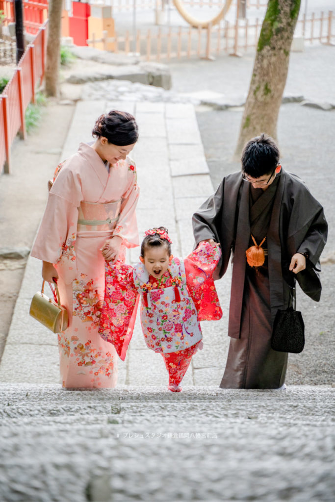 七五三のお参り 神社出張撮影 プレシュスタジオ鎌倉鶴岡八幡宮前店撮影