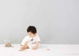 カジュアルに1歳のお誕生日の記念写真撮影