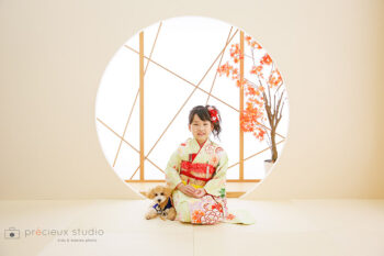 愛犬と一緒に七五三の記念写真撮影