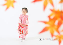 3歳の七五三記念写真撮影 ピンクの被布