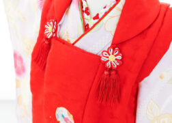 3歳の七五三着物と赤い被布 プレシュスタジオ世田谷店レンタル着物