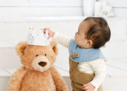 1歳のお誕生日記念写真撮影 ファーストバースデーフォト くまさんと一緒に