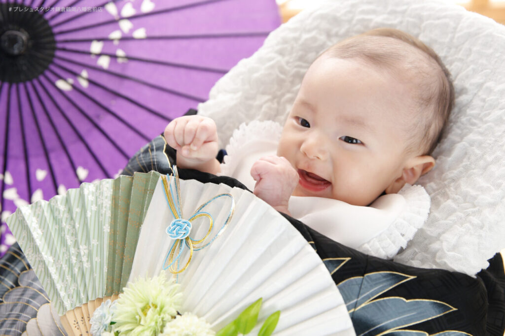 お宮参りの小物は縁起物！のし扇子・犬張子・でんでん太鼓の意味と扱い