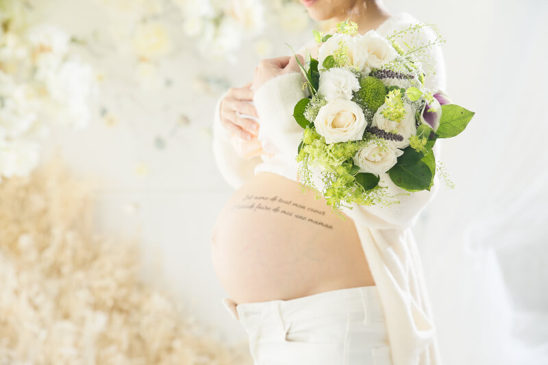 プレシュスタジオ横浜港北店 et Fleur限定 フルールフォトプラン 生花を使った記念写真撮影 マタニティフォト
