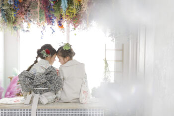 プレシュスタジオ横浜港北店et Fleur フルール お花をイメージしたセットで七五三写真撮影
