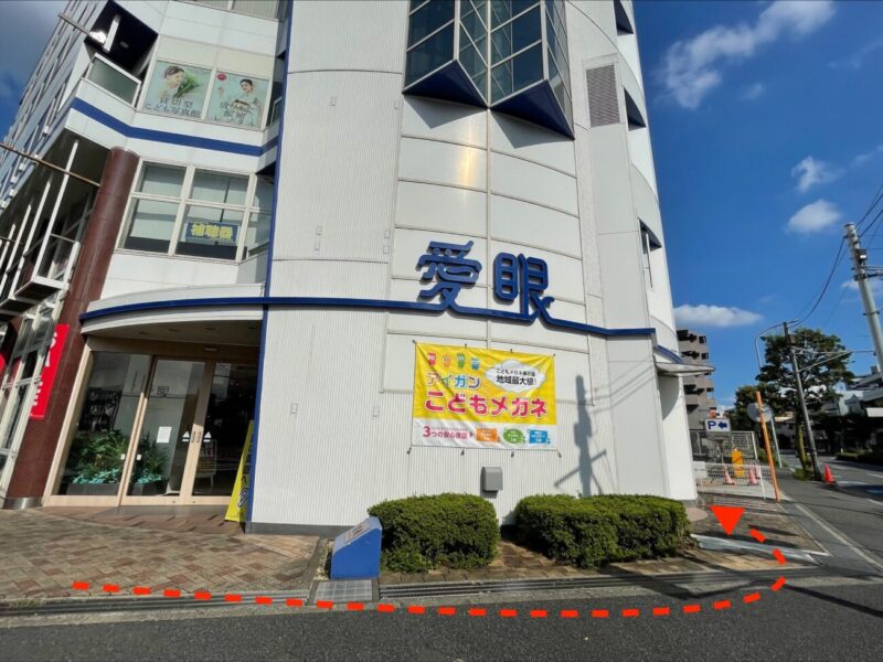 センター南駅からプレシュスタジオ横浜港北店へのアクセス 10時より早い時間の来店はビル正面ではなくガラス扉から3階へ
