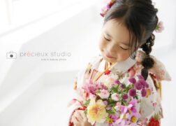 プレシュスタジオ横浜港北店限定フルールプランで7歳の七五三写真撮影 生花を使った特別アレンジ
