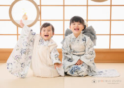 3歳・7歳の姉妹お揃いの七五三着物で写真撮影 ジルスチュアート