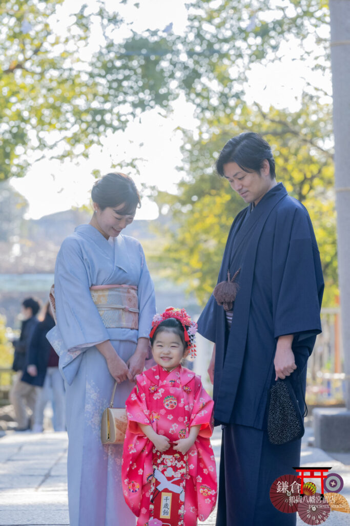 家族で鎌倉鶴岡八幡宮に七五三参り 3歳の女の子の七五三祝いを出張撮影