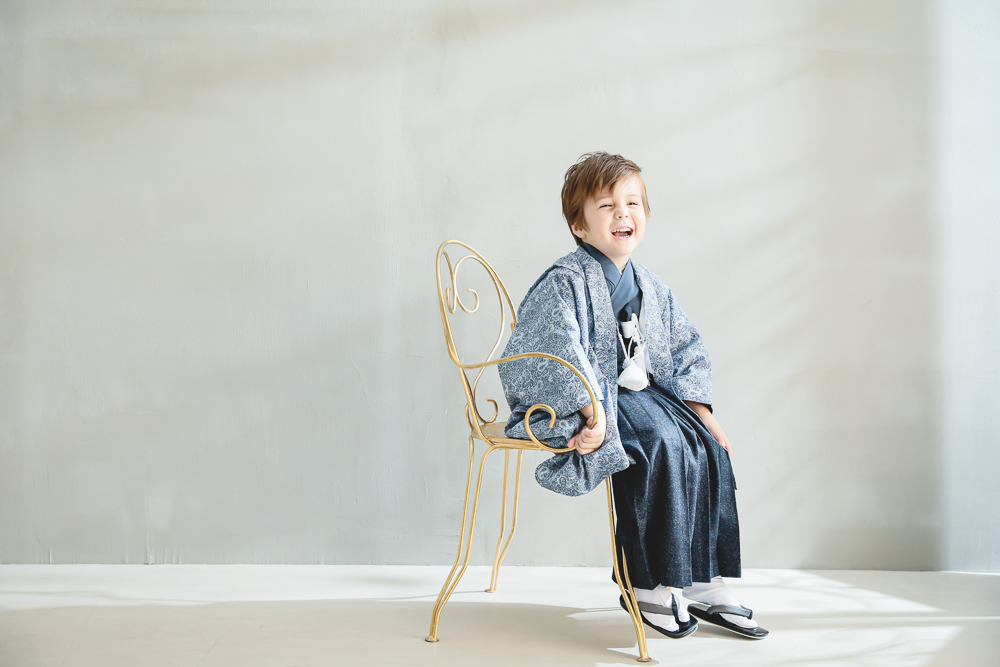 プレシュスタジオオリジナルの羽織袴で七五三写真撮影