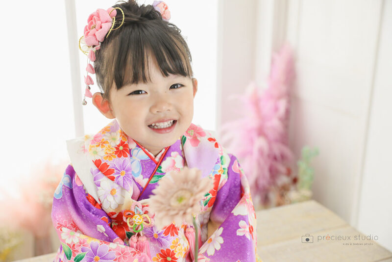 紫の着物で七五三写真撮影 3歳の女の子