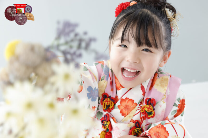 七五三記念写真撮影 モダンレトロな着物で3歳の七五三